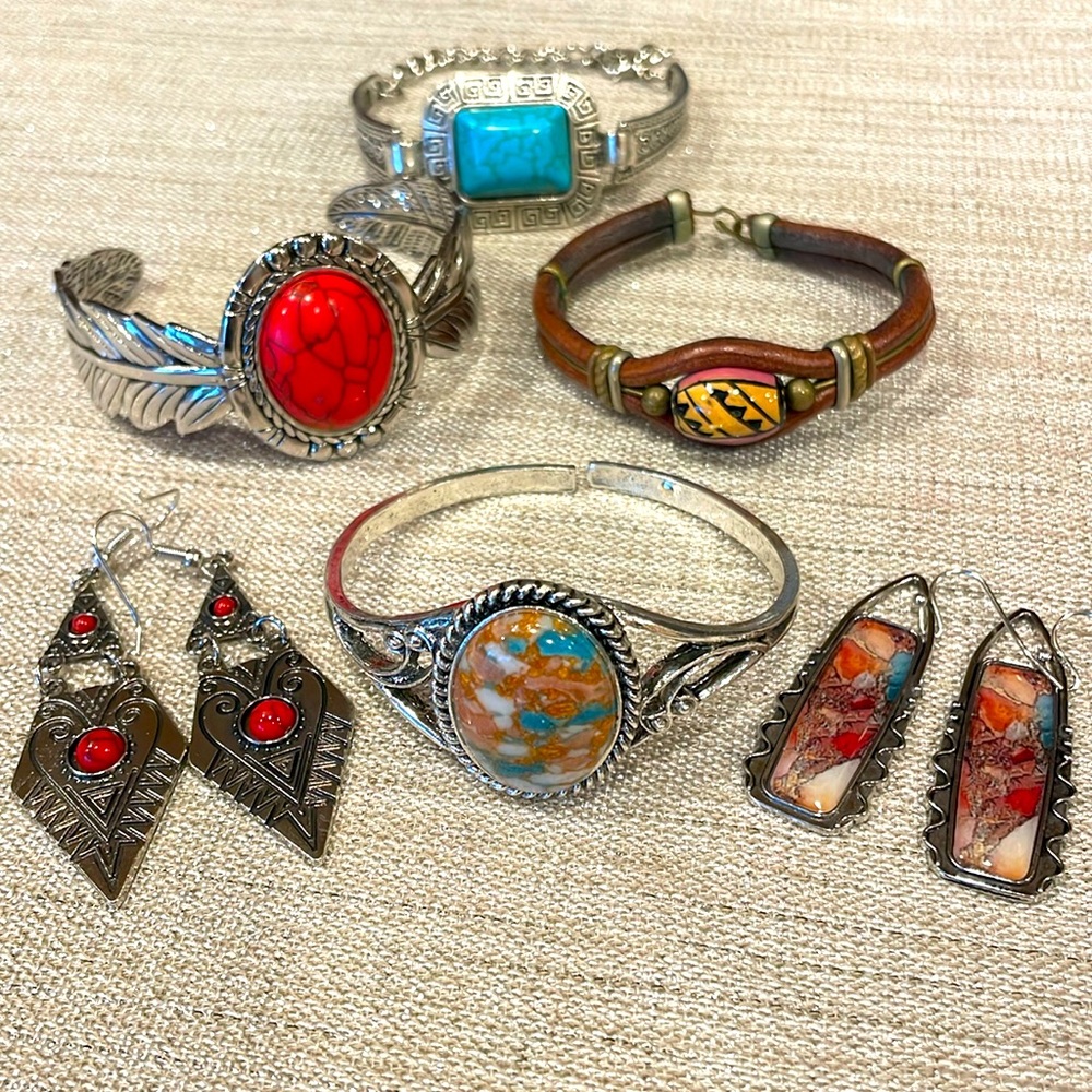 Southwestern Jewelry Lot/Bracelets & Earrings